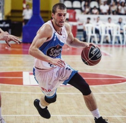 Matt Thomas: “Me encanta jugar en Sar”