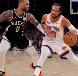Jalen Brunson, un diablo imparable ante los Bucks, 106-140