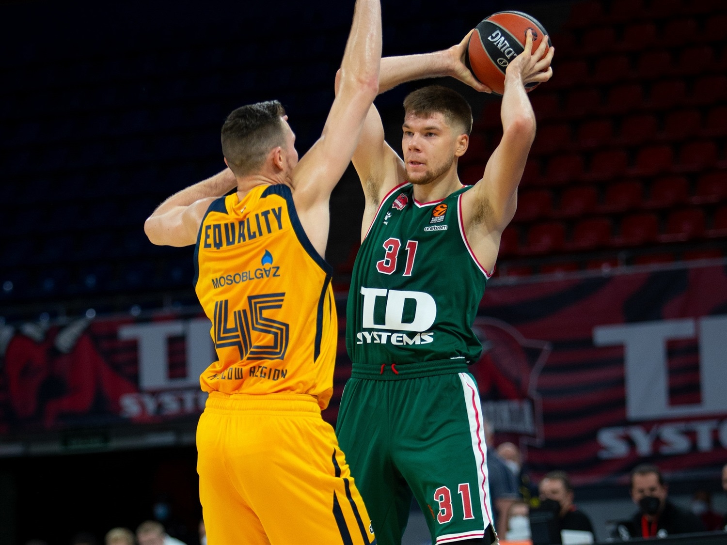 Rokas Giedraitis aparca su sueño NBA y continuará en el Baskonia
