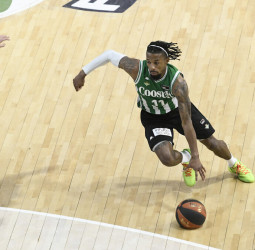 Shannon Evans acerca al Coosur Real Betis a la salvación (77-82)