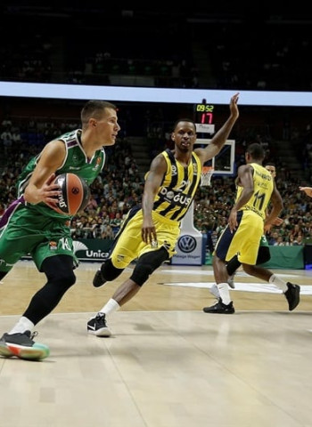 Unicaja Málaga tumba al campeón (68-67)