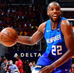 Los Bucks recuperan el factor cancha (102-113) [2-1]