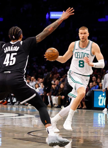 Porzingis brilla en su regreso y lidera a unos Celtics que resisten ante los Nets, 115-113