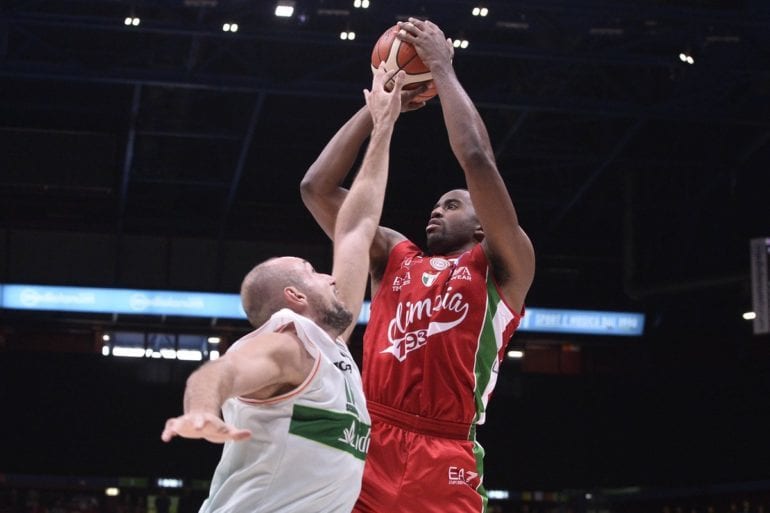 El Avellino no se lo puso fácil al Armani Milán (87-81)