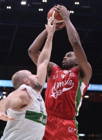 El Avellino no se lo puso fácil al Armani Milán (87-81)