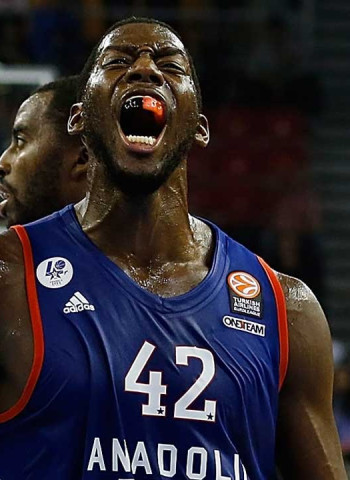 Bryant Dunston, el rey del tapón en la EuroLeague
