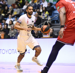Lluís Costa y Kwam Cheatham llevan a un gran Coviran Granada a su primera victoria a domicilio (77-94)