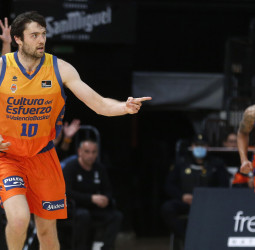 El Valencia Basket da las gracias a Mike Tobey en su adiós