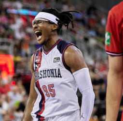 Un buen Baskonia gana al Coviran Granada (81-90)