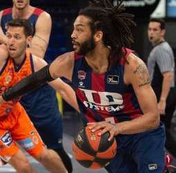 La defensa del TD Systems Baskonia obliga a desempatar en Valencia (76-65)
