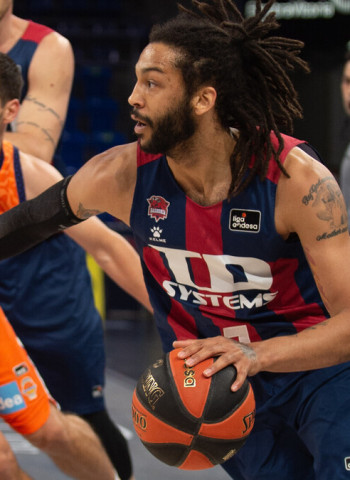 La defensa del TD Systems Baskonia obliga a desempatar en Valencia (76-65)