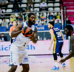 Viny Okouo: “Ya he hablado con muchos de mis compañeros y se aprecia el buen rollo que tendremos en el equipo esta temporada”
