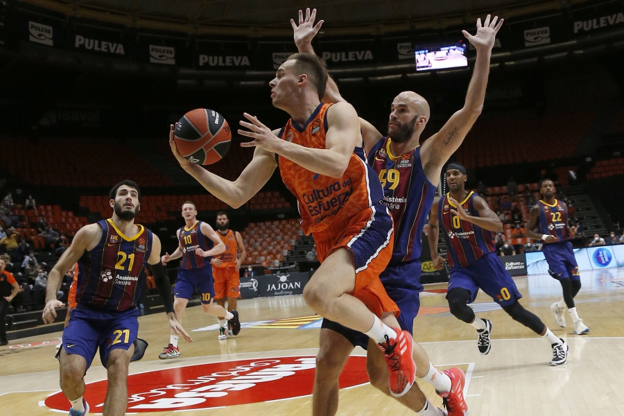 Duelo de máximo nivel en la Fonteta con la visita del Barça