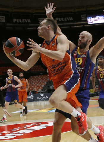 Duelo de máximo nivel en la Fonteta con la visita del Barça
