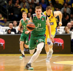 Unicaja se apunta su cuarta victoria consecutiva ante el Maccabi (78-89)