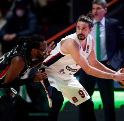 Shved lidera al CSKA ante el UNICS (75-86)