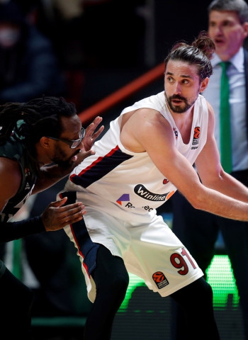 Shved lidera al CSKA ante el UNICS (75-86)