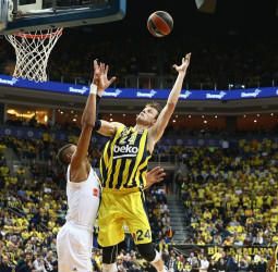 Jan Vesely y el Fenerbahce negocian la renovación