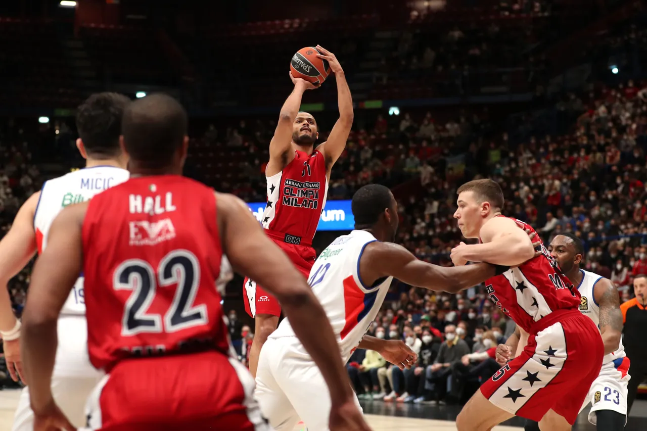[1-1] El Armani Milán se sobrepone a las lesiones para empatar la serie (73-66)