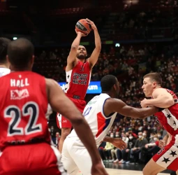 [1-1] El Armani Milán se sobrepone a las lesiones para empatar la serie (73-66)