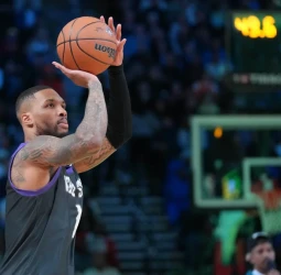 Damian Lillard, campeón del concurso de triples