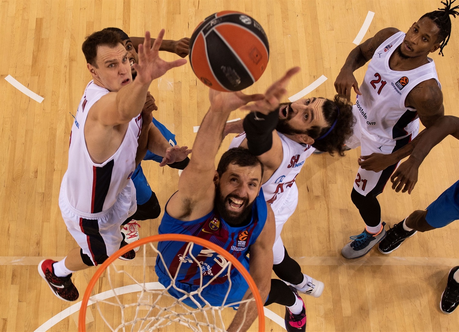 El CSKA recibe al Barcelona en un choque de titanes
