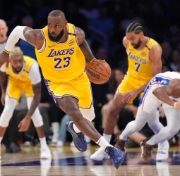 Lakers extiende el mal inicio de temporada de los Sixers, 106-116