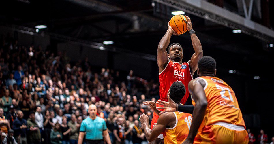 BAXI Manresa vuelve a imponerse ante el Niners Chemnitz, 78-89