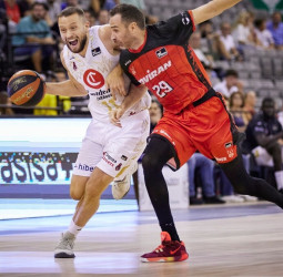 El Casademont gana en la presentación del Covirán Granada (69-77)