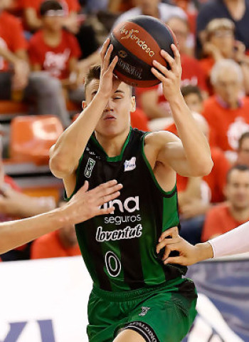 Así está la lucha por el playoffs a tres jornadas para el final