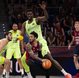 El Barcelona pierde ante el Baskonia y se olvida de terminar cuarto, 110-98