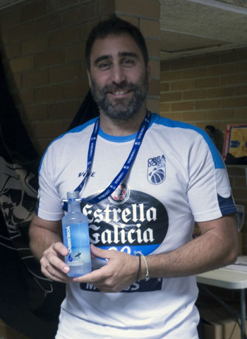 Los abonados del Monbus Obradoiro podrán recoger sus carnés en Tiro Libre Scq a partir de esta tarde
