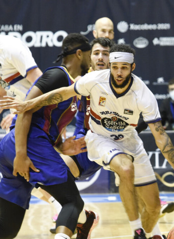 Victoria del Barcelona en el Sar decidida en las últimas posesiones (75-78)