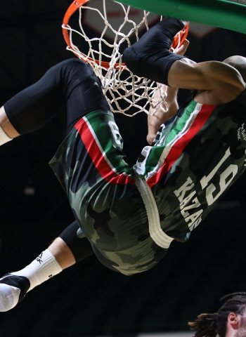 UNICS supera al Lokomotiv para llegar a semifinales (82-78)