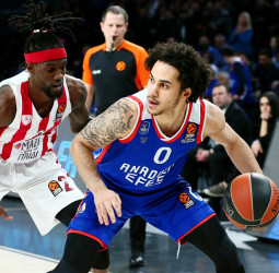 Olympiacos se diluye ante el mejor momento del Anadolu Efes (75-65)