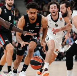 París encadena su octava victoria consecutiva, 81-78