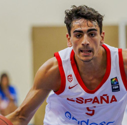 Álvaro Cárdenas, cedido al Peristeri BC durante la temporada 2025-26