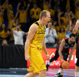 Un triple de Salin sentencia al Gaziantep (69-67)