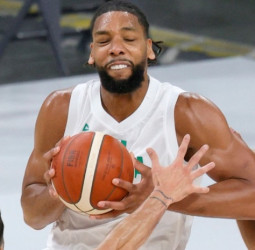 Nigeria sigue asustando, (71-94) ante Argentina