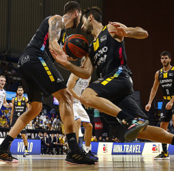 Salin y Shermadini desactivan al Surne Bilbao Basket (88-79)