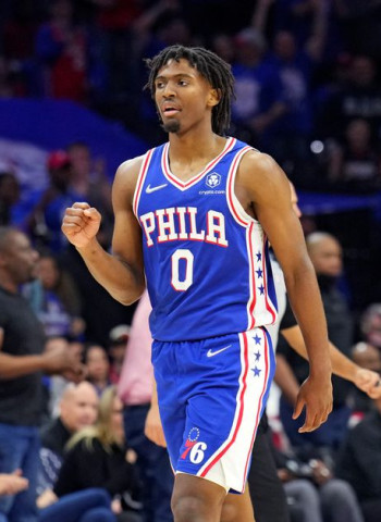 [1-0] Los Sixers arrollan a los Raptors (111-131)