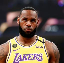 LeBron James se muestra cabreado por no haber sido el MVP