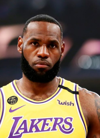 LeBron James se muestra cabreado por no haber sido el MVP
