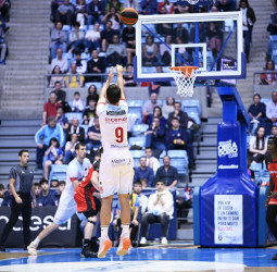 Monbus Obradoiro suma la decimotercera a costa de un necesitado y luchador Coviran Granada (89-83)