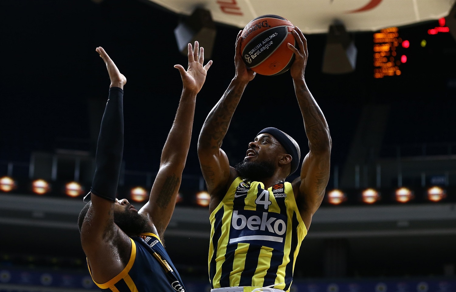 Eddie y Pierre lanzan al Fenerbahce hasta la victoria (83-71)