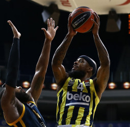Eddie y Pierre lanzan al Fenerbahce hasta la victoria (83-71)