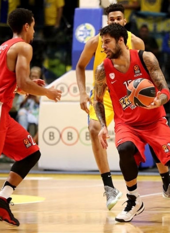 Olympiacos asalta Tel Aviv con un Printezis letal (68-69)