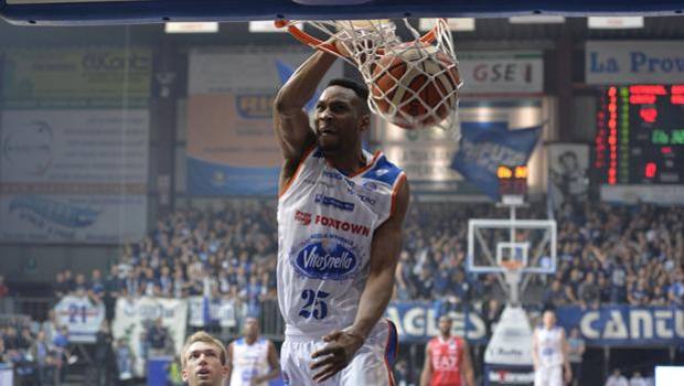 JaJuan Johnson, objetivo interior para el Armani Milán