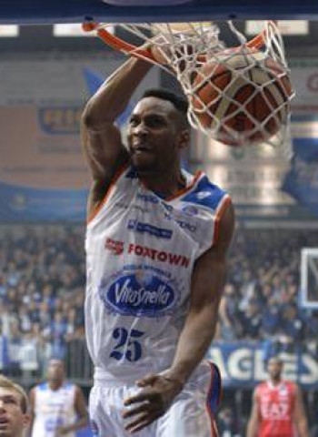 JaJuan Johnson, objetivo interior para el Armani Milán