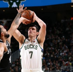 Los Milwaukee Bucks renuncian a Ersan Ilyasova